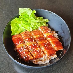 ข้าวปลาทอดทงคัตสึ (Deep Fried Fish Tonkatsu rice )