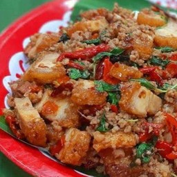 กระเพราหมูกรอบ+หมูสับ (กับข้าว)