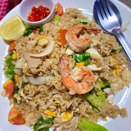 ข้าวผัดรวม