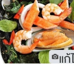 เฟตตูชินี่หมึกดำกระเพราทะเล(Black Squid ink Fettuccine  Spicy  Seafood)