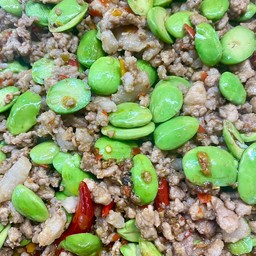 ผัดสะตอหมูสับ