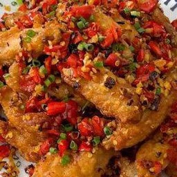 ไก่กรอบคั่วพริกเกลือราดข้าว