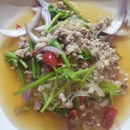 ยำมาม่าหมูสับ