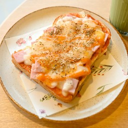 Chesse sausage โทสไส้กรอกชีส