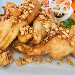 (กับข้าว) ไข่ปลาหมึกทอดกระเทียม