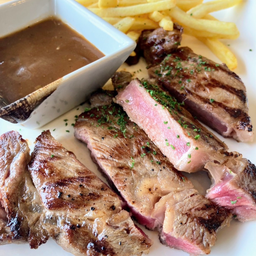 31.สเต็กเนื้อริบอาย250กรัม ซอสพริกไทยดำ