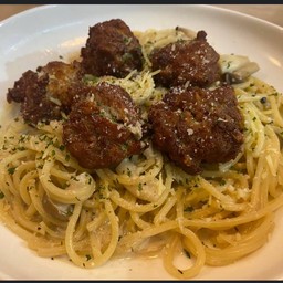 33.สปาเก็ตตี้หมูก้อน