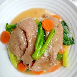 ข้าวราดหน้าหมูหมัก