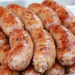 ไส้กรอกหมูย่าง 10 ชิ้น แถมฟรี1ชิ้น
