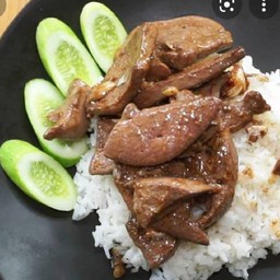 ข้าวตับหมูกระเทียม