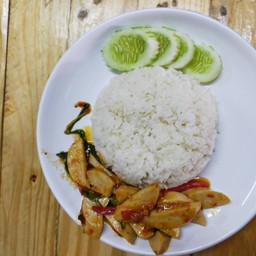 ข้าวกระเพราไก่ยอ