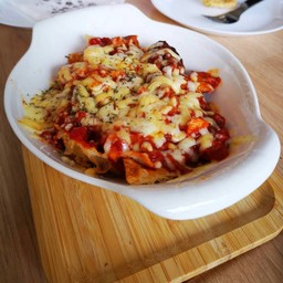 6.นาโช่อบชีสเบคอน