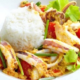 ผงกระหรี่หมึกราดข้าว