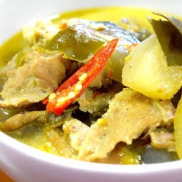 แกงเขียวหวานไก่ใส่ฟัก