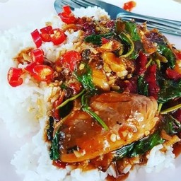 ข้าวกระเพราปลากระป๋อง