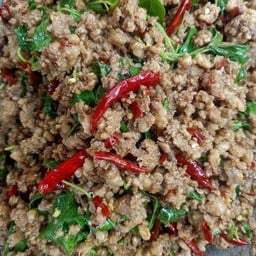 ผัดกะเพรา (กับข้าว)