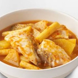 แกงส้มปลากระพงไหลบัว