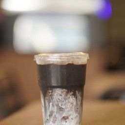 แบล็คโกโก้ เย็น