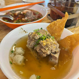 น้ำซุป (มีเล้ง และลูกชิ้น)