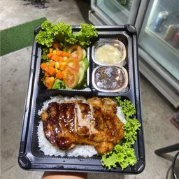 ข้าวหน้าไก่ย่างน้ำจิ้มแจ่วX2