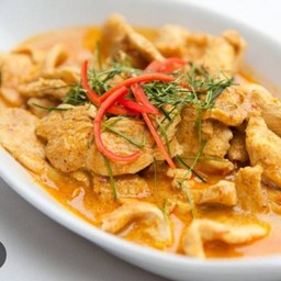 แกงพะแนงหมูเป็นกับ