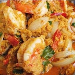 (กับข้าว)  กุ้งผัดผงกระหรี่