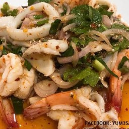 ลาบกุ้งหมึก