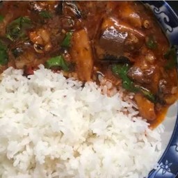 ข้าวพริกแกงปลากระป๋อง