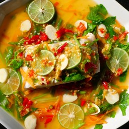 ปลากะพงชิ้น นึ่งมะนาว