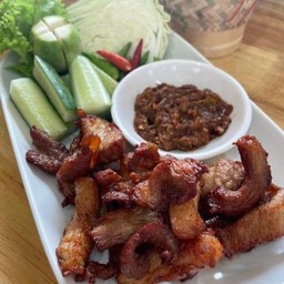 หมูปลาร้า + ผัก