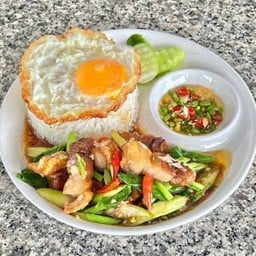 ข้าวราด ผัดคะน้าฮ่องกง  ဖက်ခနားဟောင်ကုံ ထမင်း