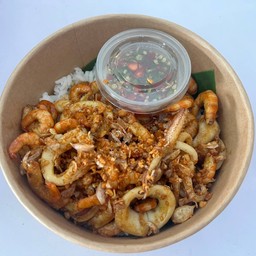 หมึก+กุ้งตะกาดผัดกระเทียม