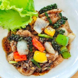 ปลากะพง_ผัดพริกไทยดำ