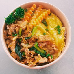 ข้าวหมูผัดน้ำพริกเผา+ไข่