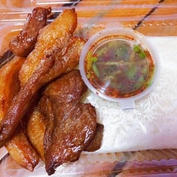 หมูแดดเดียว ยายหนอม