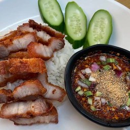 ข้าวสามชั้นทอดแจ่ว