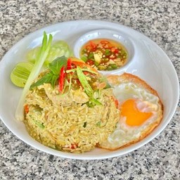 ข้าวผัด แกงเขียวหวาน  ကင်ချိုဝန် ထမင်းကြော်