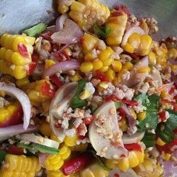 ยำข้าวโพดหมูสับหมูยอ