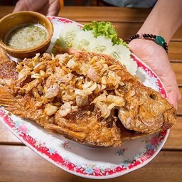 ปลาทับทิมทอดกระเทียม ไซส์ตัวโล