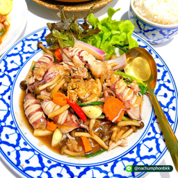 ผัดเห็ดโคนญี่ปุ่นหมึกไข่