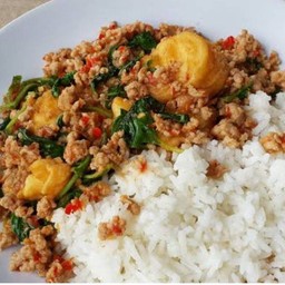 กระเพราะเต้าหู้หมูสับ ราดข้าว