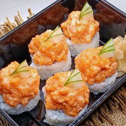 44 Salmon Spicy  Roll 5 pcs