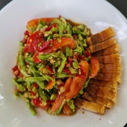 ตำถั่วหมูกรอบ