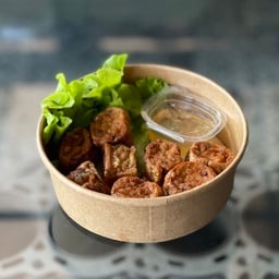 กับข้าว ไก่จ๊อ นุ่ม น้ำจิ้มบ๊วยเจี่ย สูตรลดน้ำตาลและเกลือโซเดียม (355kcal)