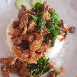 พริกแกงเครื่องในไก่
