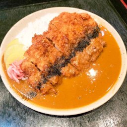 TONKUTSU CURRY RICE / ข้าวแกงกะหรี่หมูทอด