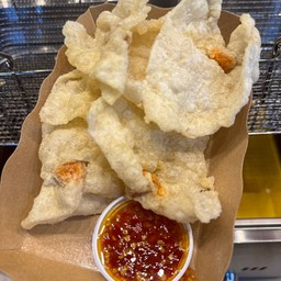 เกี๊ยวปลาทอดกรอบ พร้อมน้ำจิ้มสูตรเด็ด  (เกี๊ยวปลาท่าฉลอมแท้)