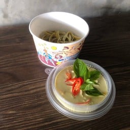 มาค่ะ !! สายคลีน  เส้นพาสต้าผักโขม แกงเขียวหวานฟักทองอกไก่นมสด (304kcal)