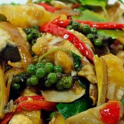 ผัดฉ่าปลาบึก