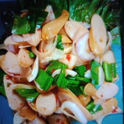 ยำไส้กรอรมควัน